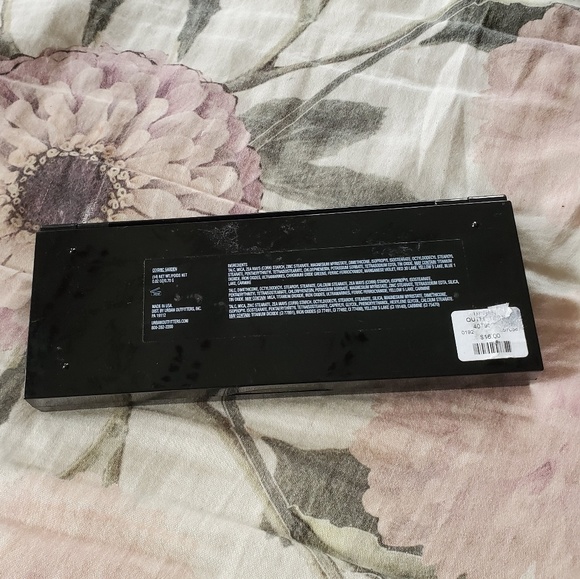 Urban outfitters cosmic garden eye shadow palette - Picture 2 of 7
